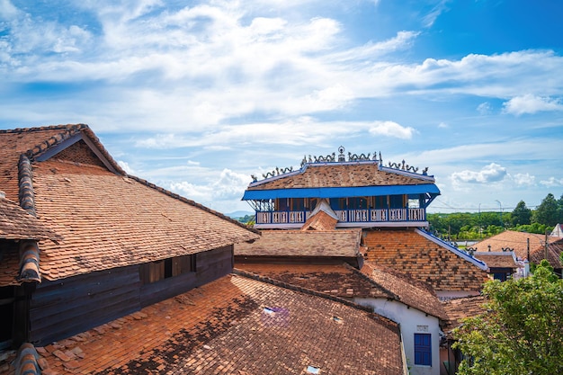 Widok z góry na dom Nha Lon Long Son To historyczne miejsca, stary dom w Long Son, który przyciąga turystów do duchowego odwiedzania w weekendy w Vung Tau Wietnam