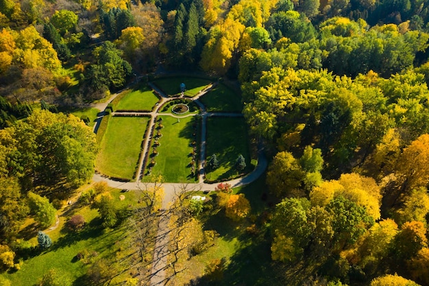 Widok Z Góry Na Jesienny Ogród Botaniczny W Mińsku Na Białorusi