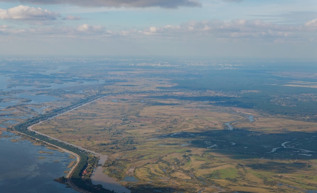 Widok z góry na krajobraz ziemi