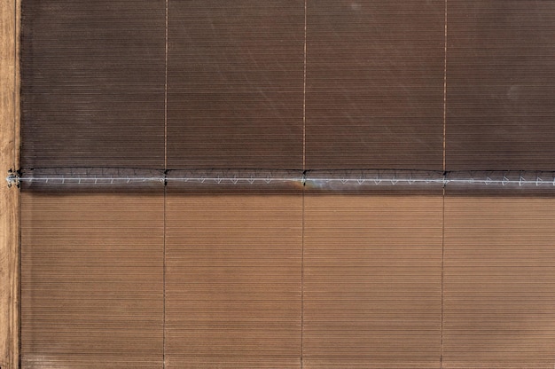 Widok z góry z lotu ptaka na różne pola rolnicze Strzał z drona