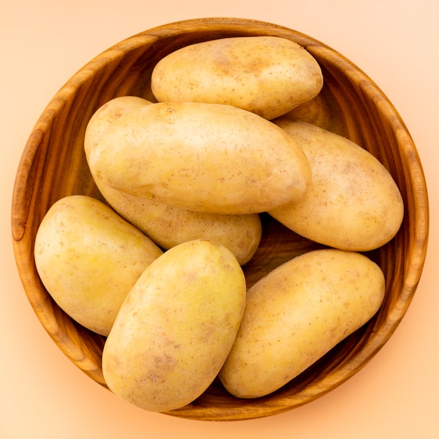 Zdjęcie widok z góry zdrowe ziemniaki w misce