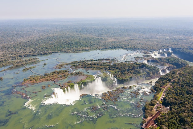 Widok z helikoptera na wodospad Iguazu Argentyna