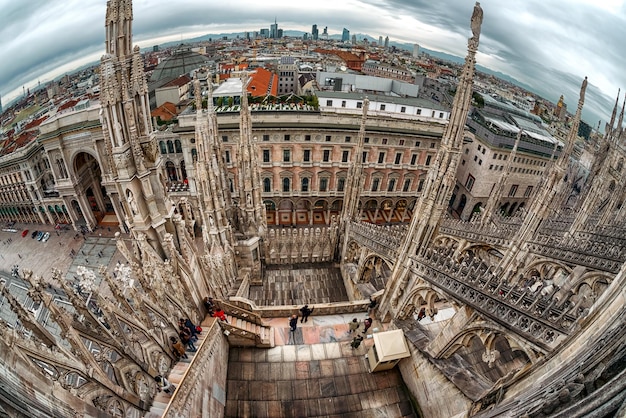 Widok z katedry w Mediolanie Włochy