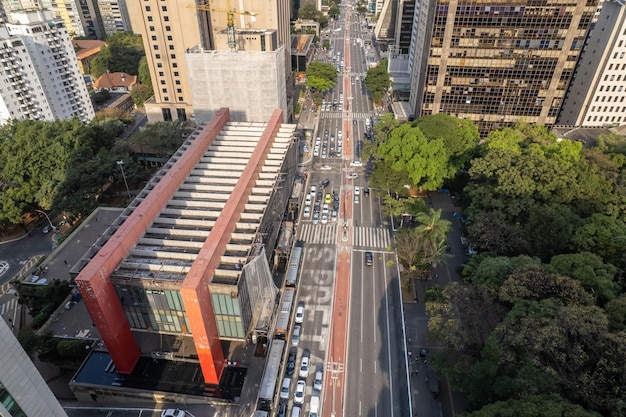 Widok z lotu ptaka Avenida Paulista Paulista Avenue i MASP w mieście Sao Paulo Brazylia