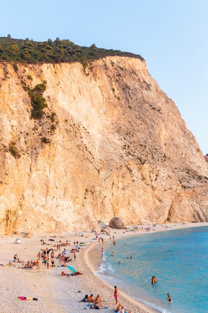 Widok z lotu ptaka drona na wybrzeże Morza Jońskiego w Zakynthos, Grecja