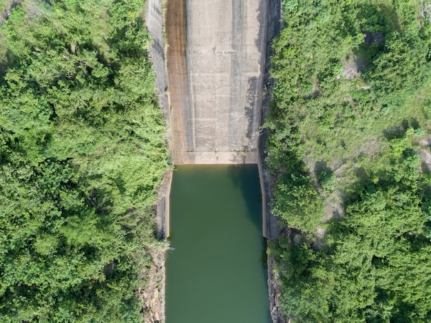 Widok z lotu ptaka hydroelektrowni, betonowa zapora Topview Downstream Slope.