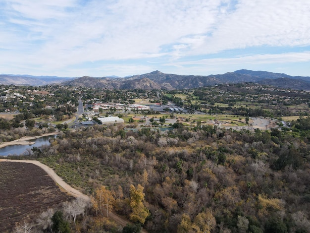 Widok z lotu ptaka Kit Carson Park, park miejski w Escondido, Kalifornia, USA