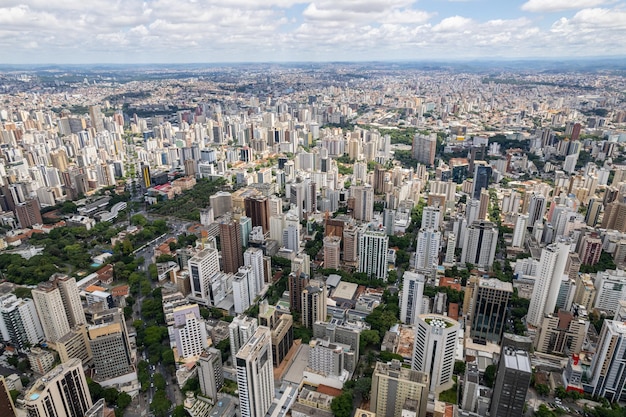 Widok z lotu ptaka miasta Belo Horizonte w Minas Gerais w Brazylii.