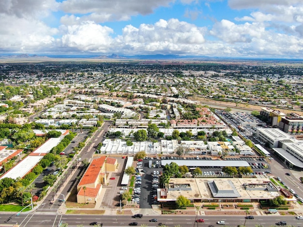 Widok z lotu ptaka miasta pustyni Scottsdale w Arizonie na wschód od stolicy stanu Phoenix USA
