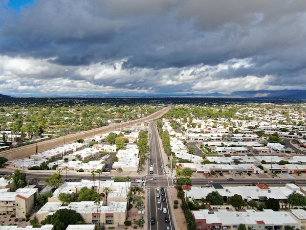 Widok z lotu ptaka miasta pustyni Scottsdale w Arizonie na wschód od stolicy stanu Phoenix USA