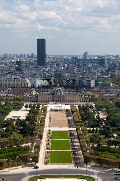 Widok z lotu ptaka na Champ de Mars w Paryżu