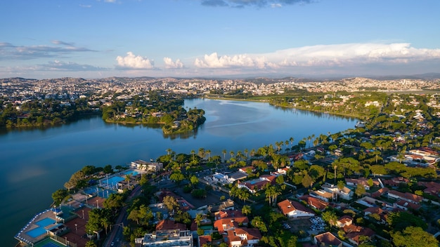 Widok z lotu ptaka na Lagoa da Pampulha w Minas Gerais Belo Horizonte