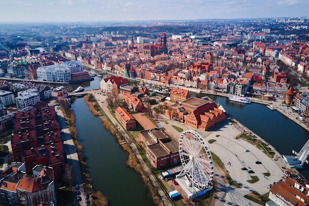 Widok z lotu ptaka na miasto Gdańsk w Polsce