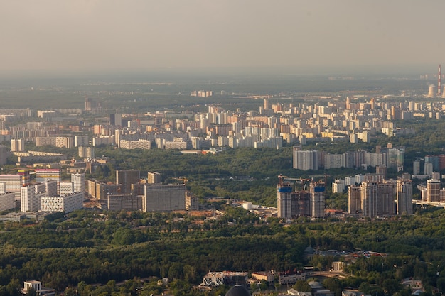 Widok Z Lotu Ptaka Na Moskwę. Widok Z Restauracji Widokowej Na Wieżę Telewizyjną Ostankino.