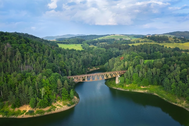 Widok z lotu ptaka na most Pilchowicki w Polsce