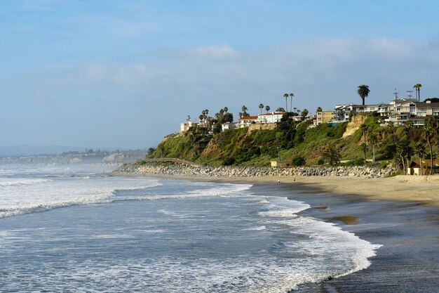 Widok z lotu ptaka na plażę i wybrzeże San Clemente w hrabstwie Orange USA