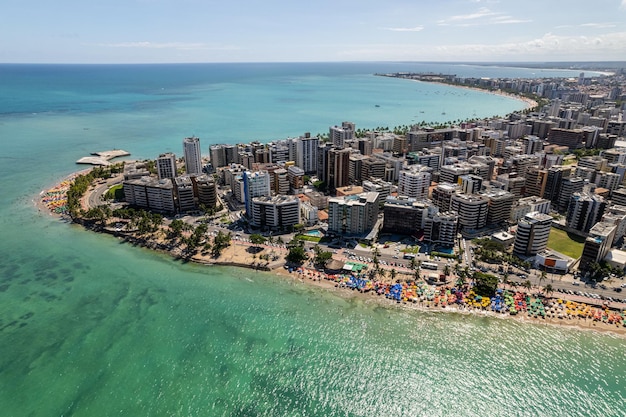 Widok z lotu ptaka na plaże w Maceio, Alagoas, północno-wschodni region Brazylii.