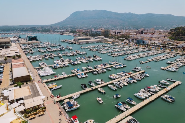 Widok Z Lotu Ptaka Na Port I Miasto Denia Alicante Hiszpania Letnia Miejscowość Turystyczna