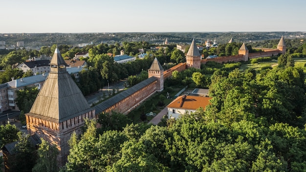 Zdjęcie widok z lotu ptaka na słynny mur twierdzy smoleńsk