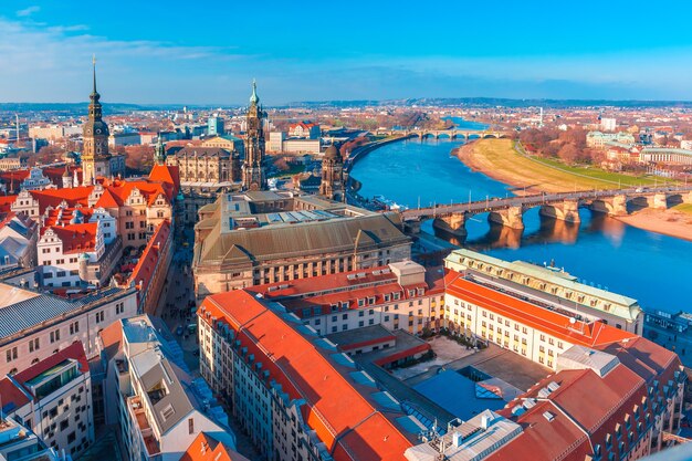 Widok z lotu ptaka na Stare Miasto i Łabę, Drezno, Niemcy