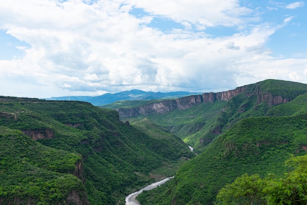 Widok Z Lotu Ptaka Na Szczyt Góry Barranca De Huentitan W Mieście Guadalajara W Meksyku