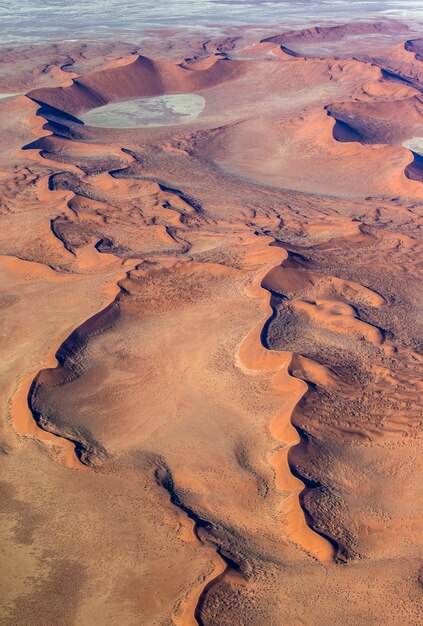 Widok z lotu ptaka na wydmy Parku Narodowego Sossusvlei Namib-Naukluft