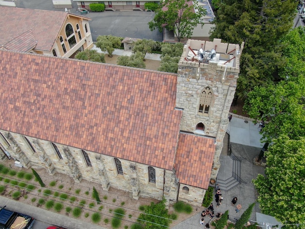 Widok z lotu ptaka na zabytkowy kościół św Heleny w dolinie St Helena Napa Valley