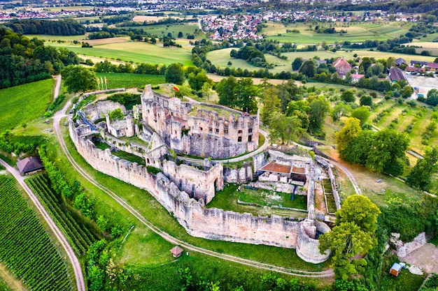 Widok z lotu ptaka na zamek Hochburg w Baden, Niemcy