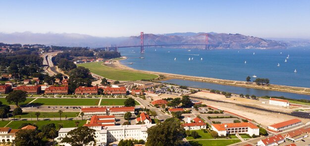 Widok z lotu ptaka na zatokę San Francisco, most Golden Gate w Kalifornii