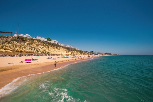 Widok z lotu ptaka plaży Albufeira Praia do Peneco Południowa Portugalia