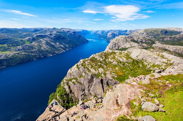 Widok z lotu ptaka Preikestolen lub Prekestolen lub Pulpit Rock, Norwegia