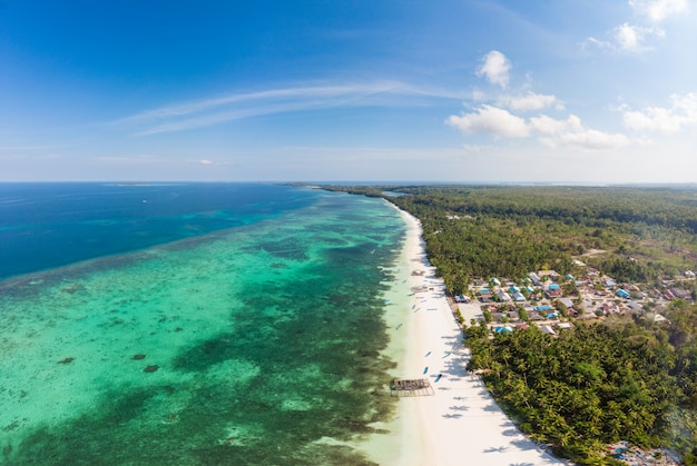 Widok Z Lotu Ptaka Tropikalnej Plaży Morze Karaibskie. Indonesia Archipelag Moluccas, Wyspy Kei