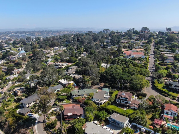 Widok z lotu ptaka wybrzeża Del Mar, hrabstwo San Diego, Kalifornia, USA.