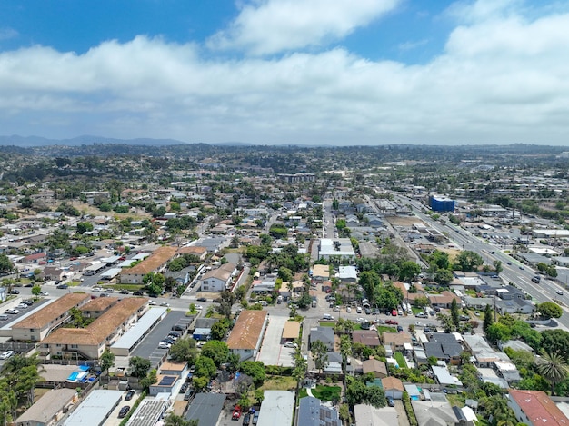 Widok z powietrza domów i społeczności w Vista Carlsbad w północnym hrabstwie San Diego w Kalifornii w Stanach Zjednoczonych