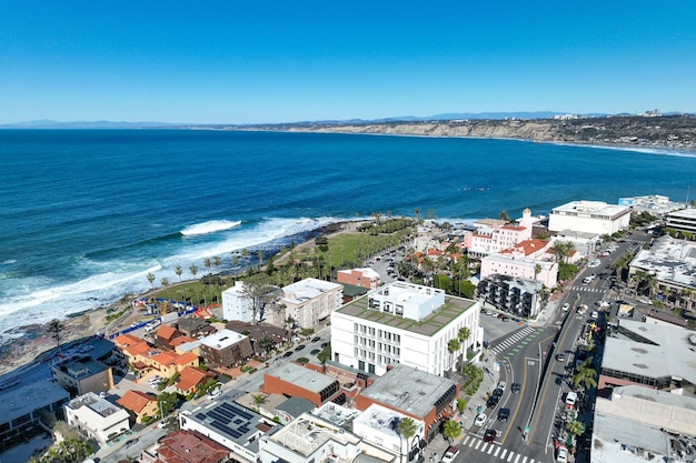 Widok z powietrza klifów La Jolla i wybrzeża San Diego, Kalifornia, Stany Zjednoczone