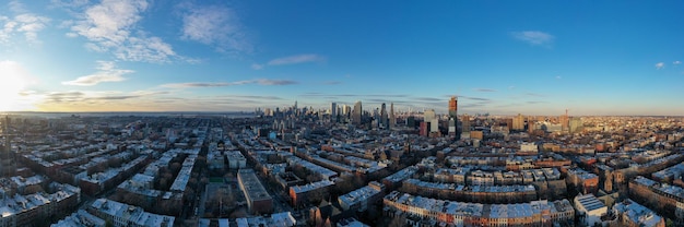 Zdjęcie widok z powietrza na panoramę manhattanu i brooklynu z prospect heights brooklyn