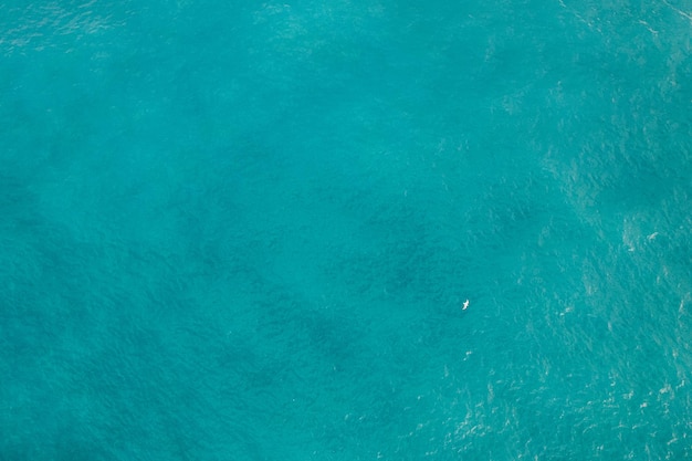 Widok z powietrza na plaże i morze sycylijskie