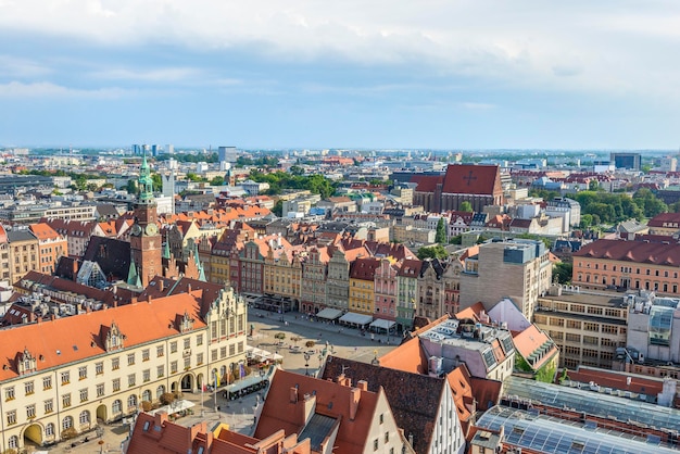 Widok z powietrza na Stare Miasto we Wrocławiu w Polsce