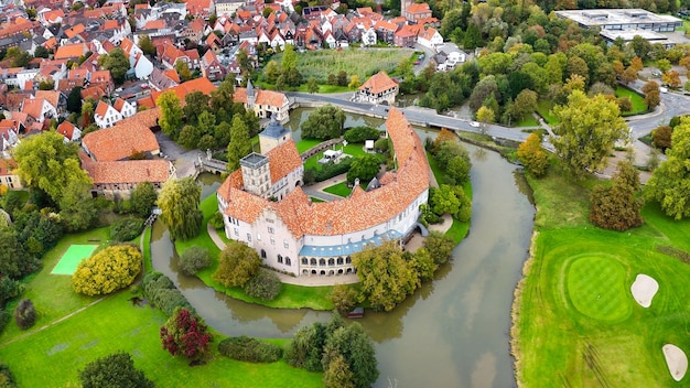 Widok z powietrza zamku wodnego Wasserschloss Burgsteinfurt Steinfurt North RhineWestphalia Niemcy