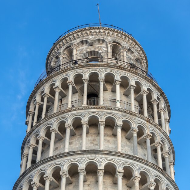 Widok zewnętrzny Krzywej Wieży w Pizie Toskania