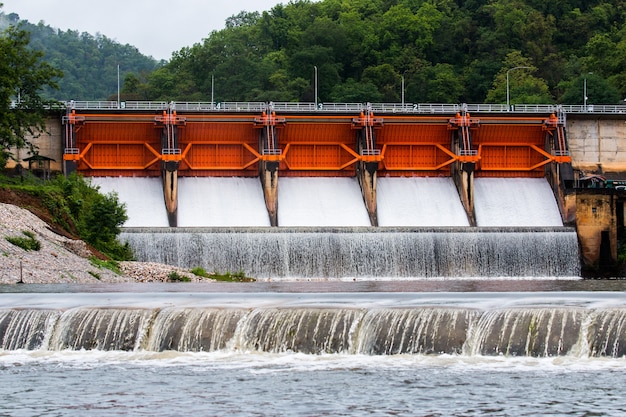 Wieczór sceniczny Kiew Lom Dam