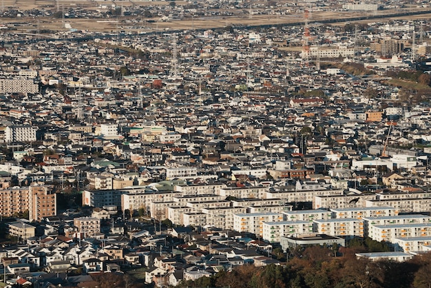 Wieczorny widok z góry na miasto tokio w Japonii