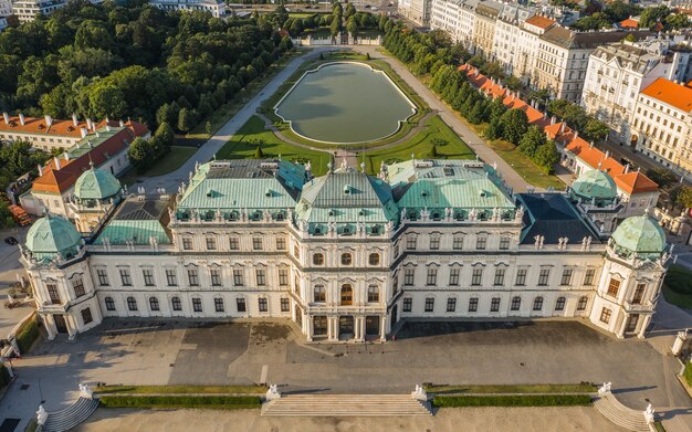 Wiedeń, Austria, lipiec 2019 r. - Belweder z lotu ptaka