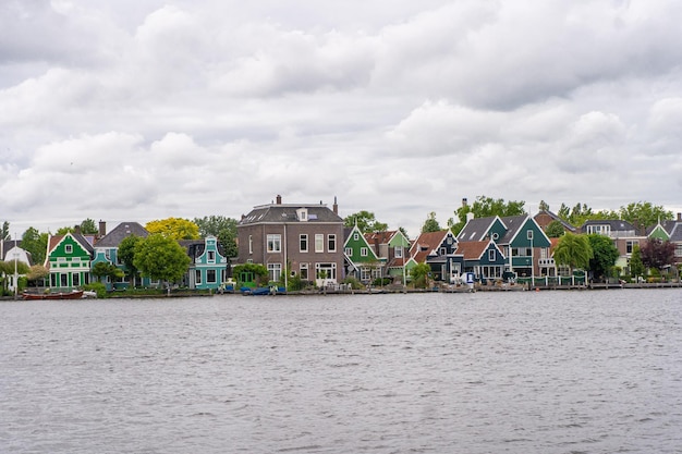 Wiejski Krajobraz Z Wiatrakiem W Zaanse Schans Holandia Holandia Autentyczny Młyn Zaandam Piękny Krajobraz Holandii