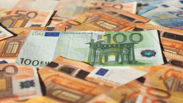 wiele banknotów euro przydatnych jako tło