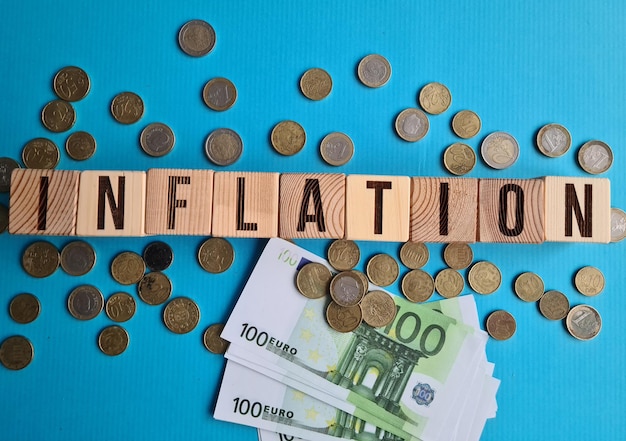 Wiele rachunków w euro i tekst z inflacją dla Europy i Unii Europejskiej