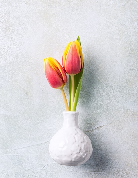 Wielkanocny Skład Z Wiosna Tulipanami