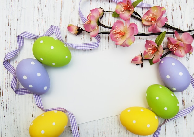 Wielkanocny tło z Easter jajkami