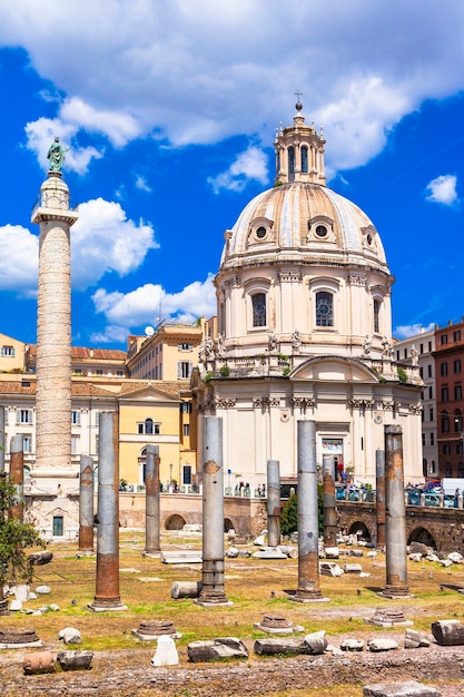 Wielki Rzym, zabytkowy rynek Trajana w starym historycznym centrum. Zabytki Włoch