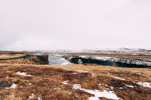 Wielki wodospad Gullfoss w południowej Islandii na złotym pierścieniu